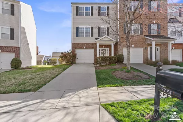 9724 Walkers Glen DR NW, Concord, NC 28027