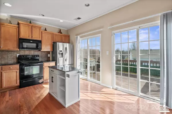 9724 Walkers Glen DR NW, Concord, NC 28027