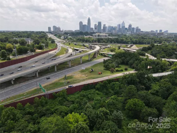 920 Andrill TER, Charlotte, NC 28269