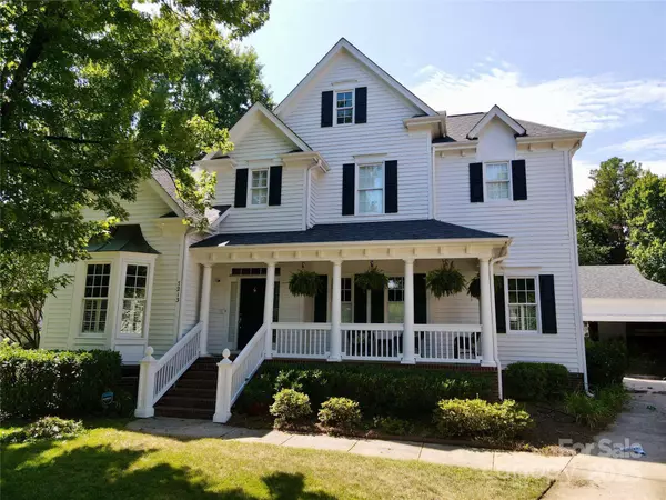 7213 Lutzen Way CT, Charlotte, NC 28270