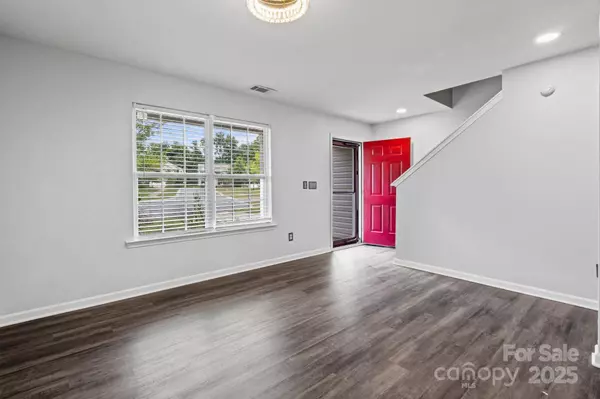 2815 Tancor CT, Charlotte, NC 28269