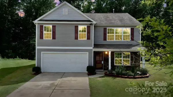 2815 Tancor CT, Charlotte, NC 28269