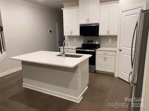 6110 Starview TER, Charlotte, NC 28216