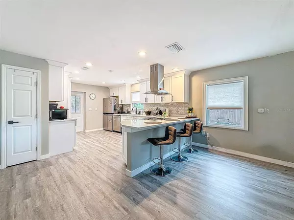 1859 OKLAHOMA AVE NE, St Petersburg, FL 33703