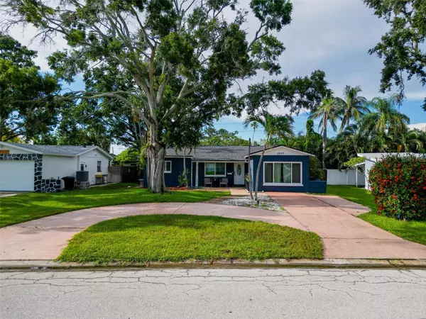 1859 OKLAHOMA AVE NE, St Petersburg, FL 33703