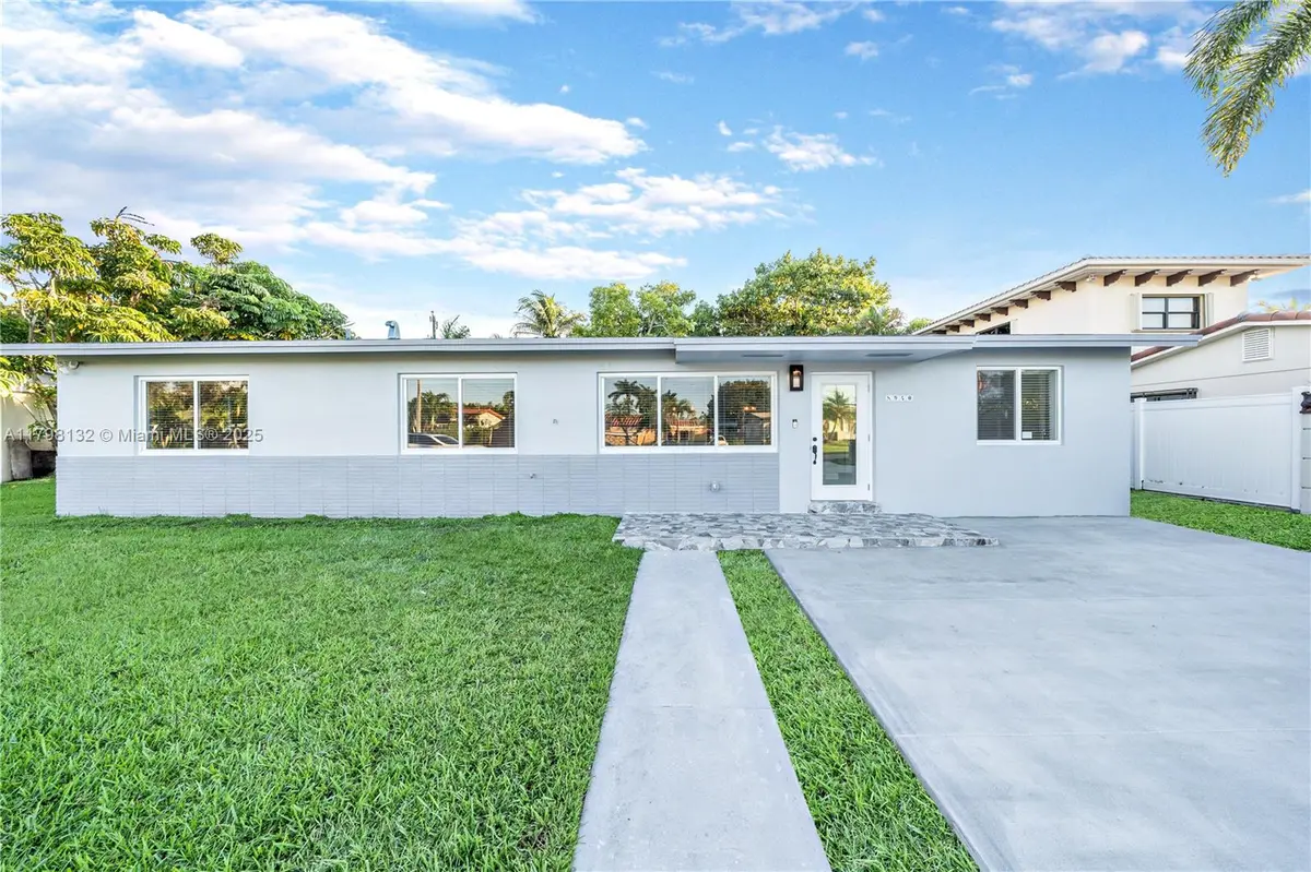 8940 SW 20th St MIAMI, Fl 33165-8231,