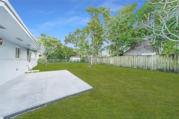 8940 SW 20th St MIAMI, Fl 33165-8231,