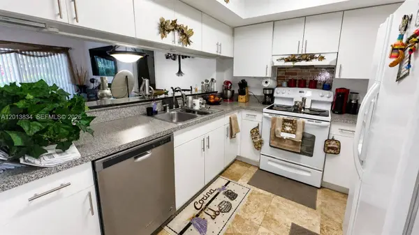 460 S Park Rd #6-109, Hollywood, FL 33021