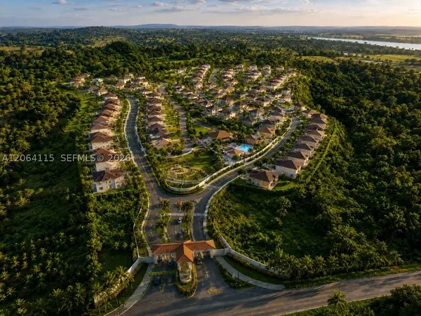 FINCA NO 5142, FL