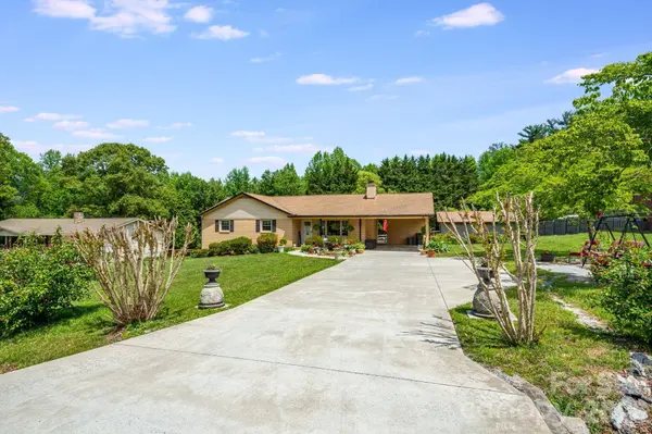 458 Beach DR, Hendersonville, NC 28792