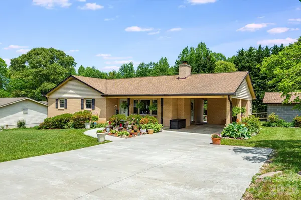 458 Beach DR, Hendersonville, NC 28792