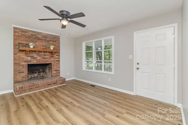 1118 Brookwood DR, Stanley, NC 28164