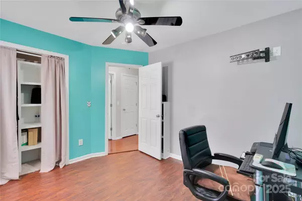 912 Carole Summey DR, Dallas, NC 28034