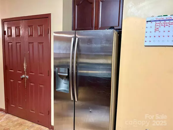 5502 Freestone DR, Charlotte, NC 28216