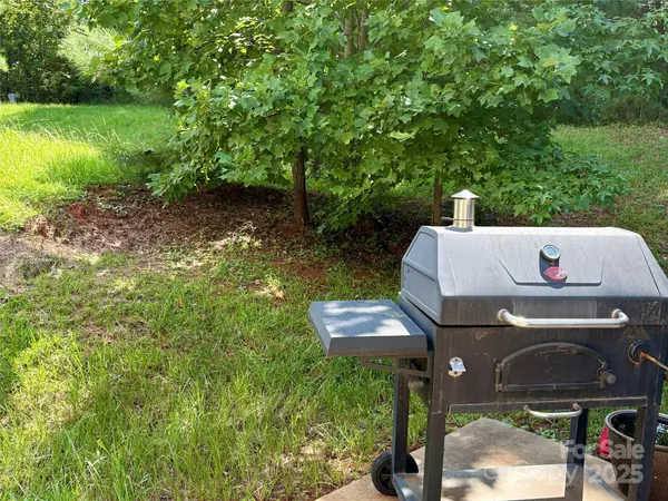 5502 Freestone DR, Charlotte, NC 28216