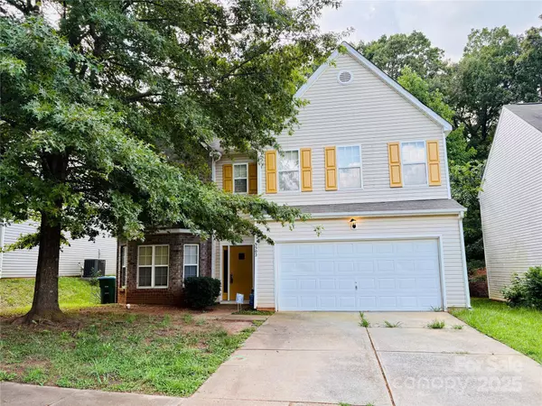 5502 Freestone DR, Charlotte, NC 28216