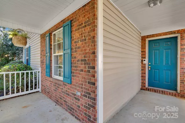 12049 Stewarts Crossing DR, Charlotte, NC 28215