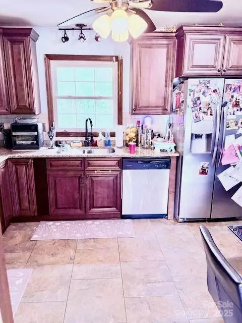 7434 Kilcullen DR, Charlotte, NC 28270