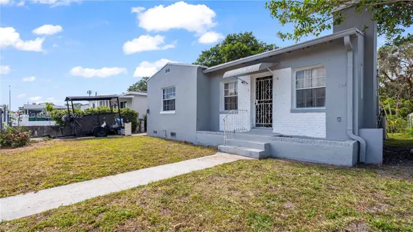 724 NW 77th St, Miami, FL 33150