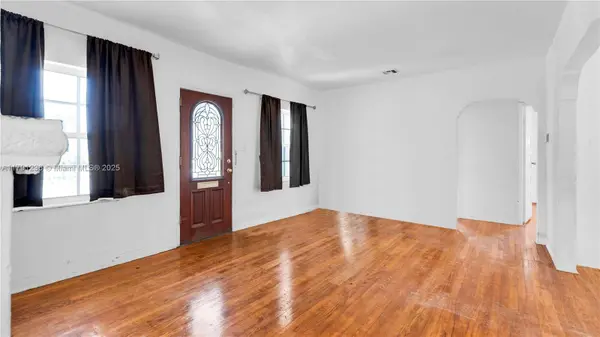 724 NW 77th St, Miami, FL 33150