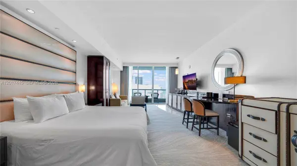 4391 Collins Ave #1903, Miami Beach, FL 33140