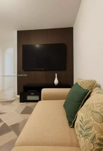 380 NE 37th Ter, Homestead, FL 33033