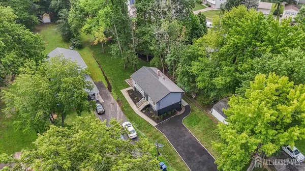 1834 Holly RD