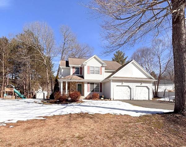 40 Hawks Cir, Westfield, MA 01085