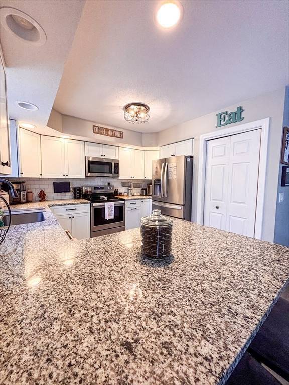 40 Hawks Cir, Westfield, MA 01085