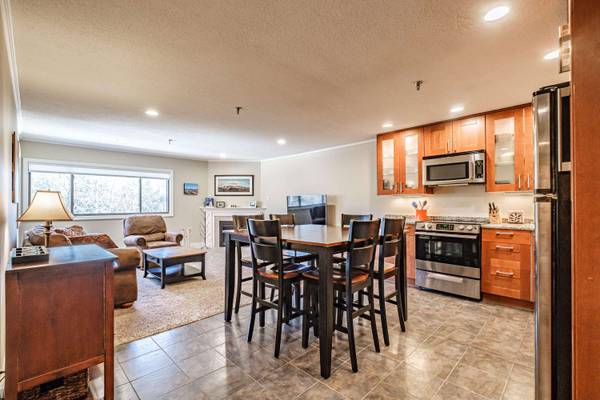 372 Skiway RD #204, Newry, ME 04261