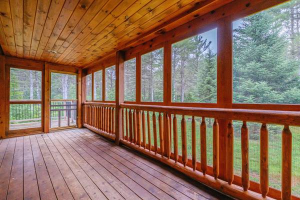 19 Pine Haven LN, Bethel, ME 04217