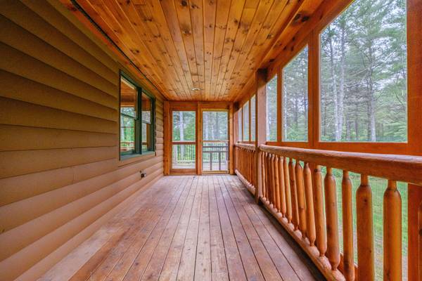 19 Pine Haven LN, Bethel, ME 04217