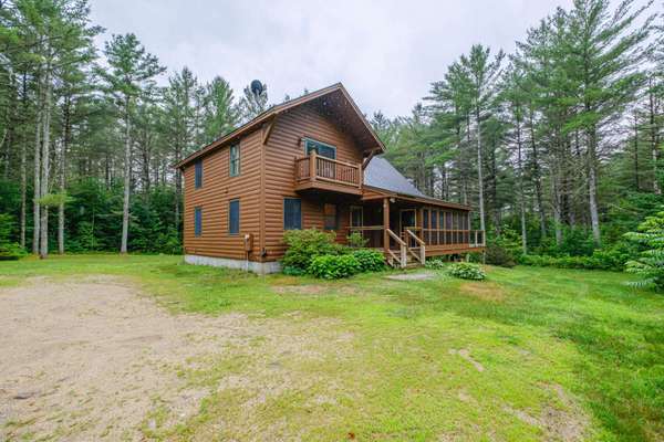 19 Pine Haven LN, Bethel, ME 04217