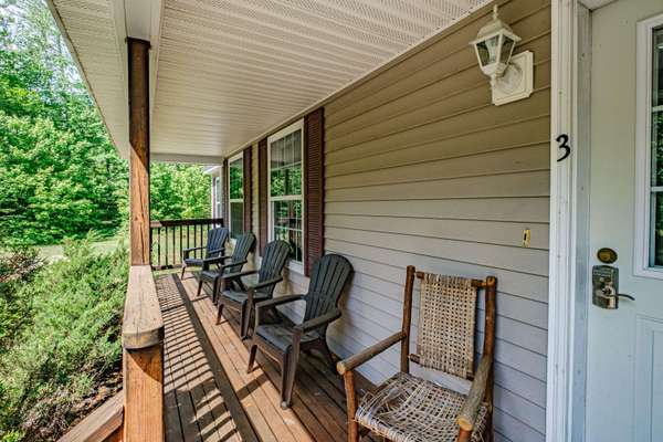 3 Mountain View RD, Newry, ME 04261