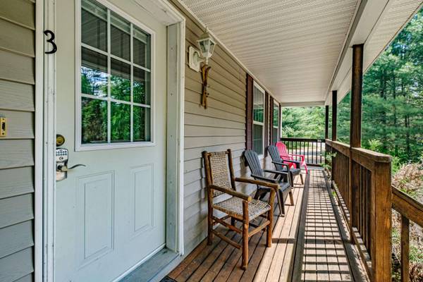3 Mountain View RD, Newry, ME 04261