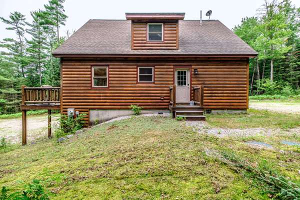 23 Countryside LN, Bethel, ME 04217