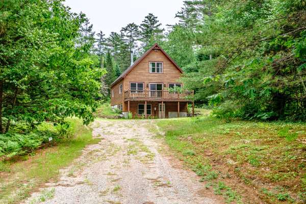 23 Countryside LN, Bethel, ME 04217
