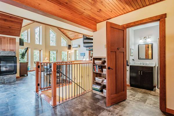 26 Swan Hill RD, Bethel, ME 04217