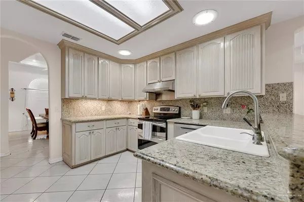 2008 Mesquite ST, Edinburg, TX 78539