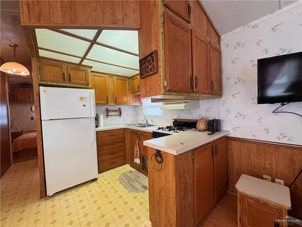 1433 E Daytona DR, Mission, TX 78572