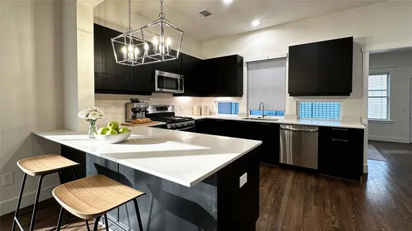 2106 Dennis ST, Houston, TX 77004