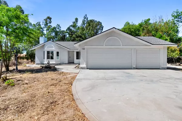 18046 Varden Dr, Madera, CA 93638-2733