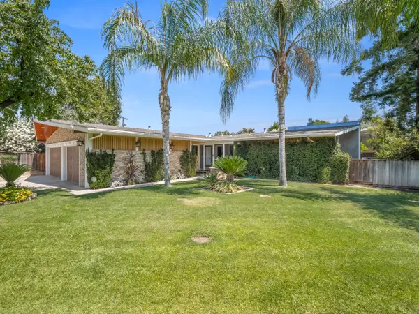 6090 E Townsend Ave, Fresno, CA 93727-5617