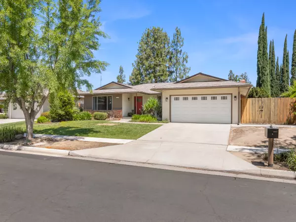 1646 W Millbrae Ave, Fresno, CA 93711-1364