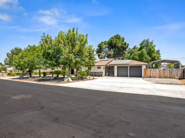 5533 E Holland Ave, Fresno, CA 93727-7139
