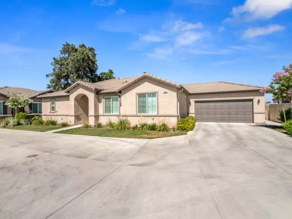 3208 N Rova Ct, Visalia, CA 93291