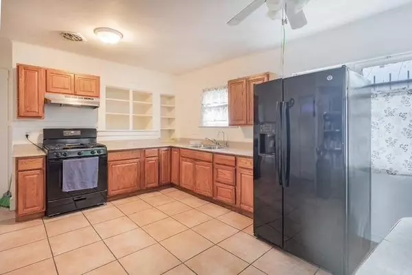 2728 E Madison AVE, Fresno, CA 93701