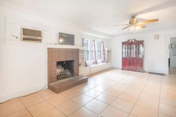 2728 E Madison AVE, Fresno, CA 93701