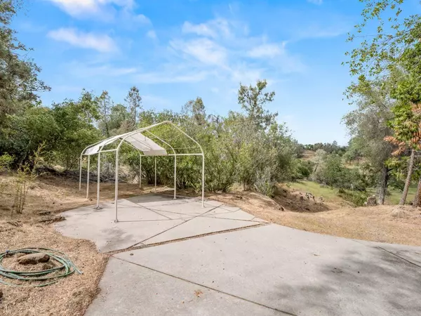 42035 Wild Horse Way, Coarsegold, CA 93614