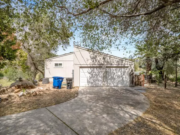 42035 Wild Horse Way, Coarsegold, CA 93614